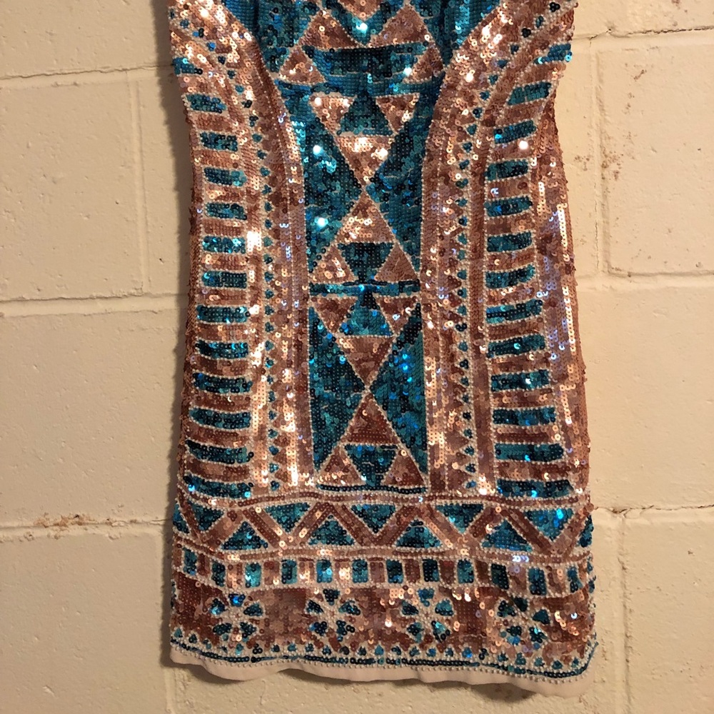 Dress - Picture 2 of 4